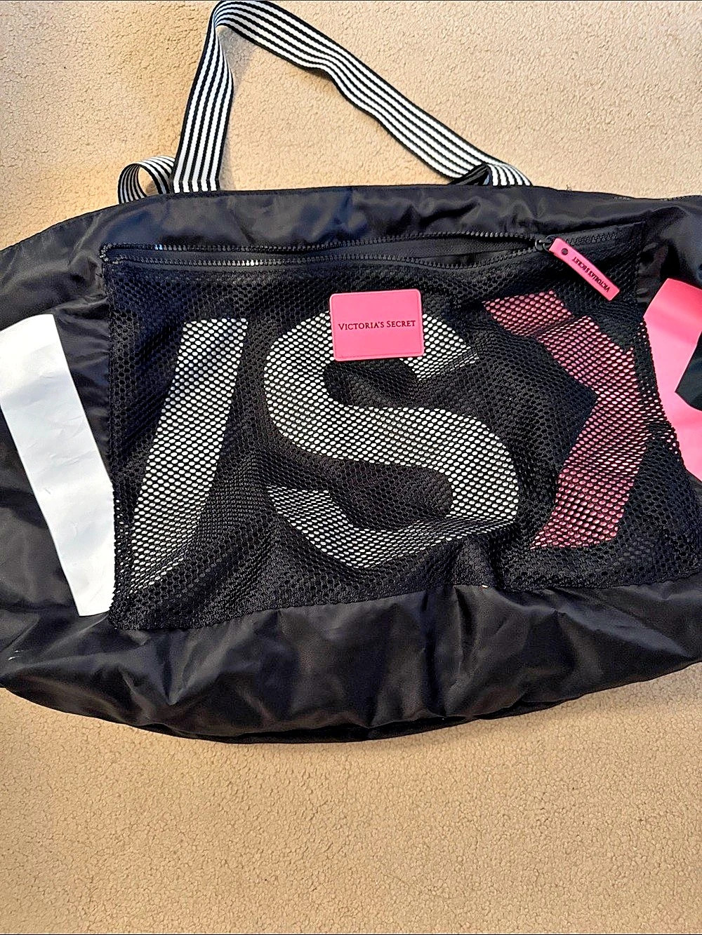 Victoria's Secret VSX Mesh Duffle Bag Black & Pink, zippy closure